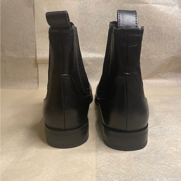 ZARA Flat Leather Chelsea Ankle Boots
Square Toe Black Size 6.5-7 - Picture 4 of 6